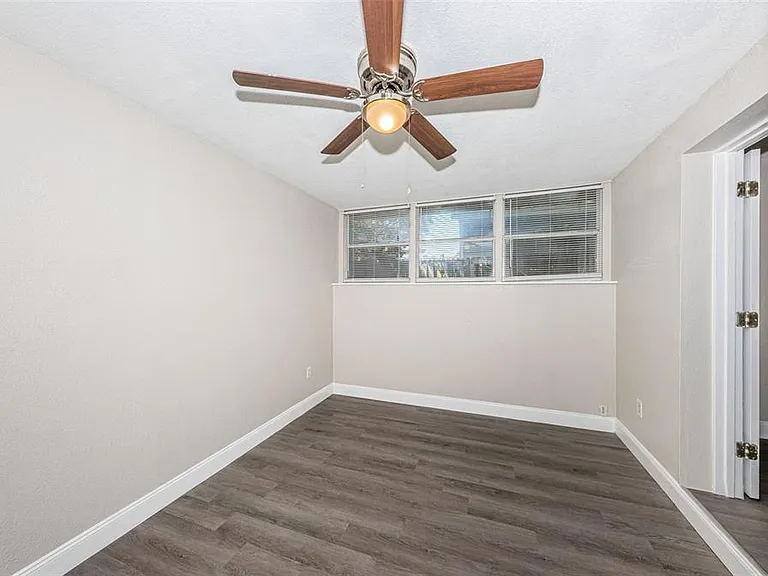 705 3rd Ave NE #C — Photo 21