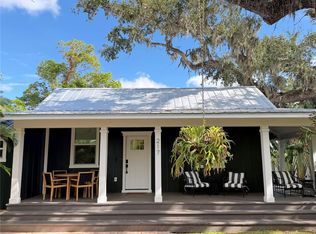 217 9th St E, Bradenton, FL 34208
