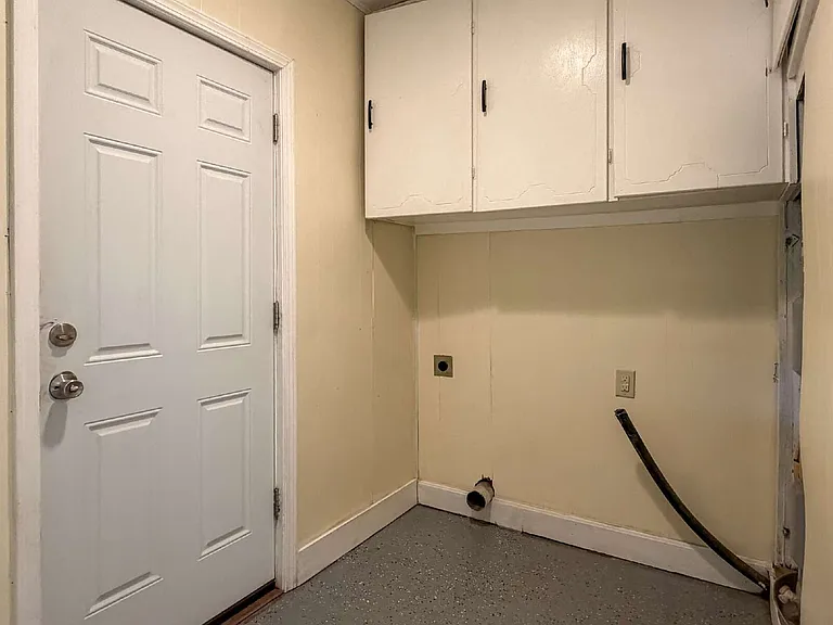 220 S Arrington Dr — Photo 4