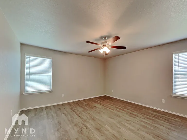 210 Savage St — Photo 9