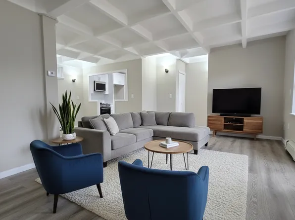 144-27 Grand Central Parkway image 1 of 30