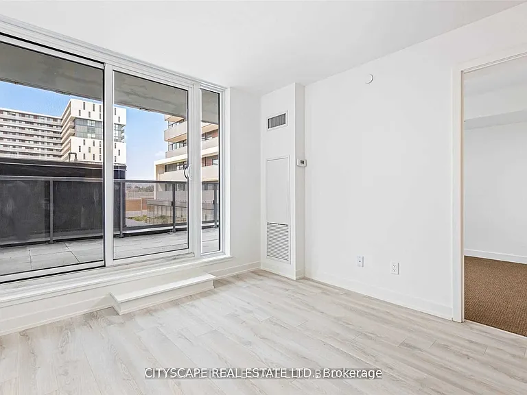 120 Varna Dr #425 — Photo 4