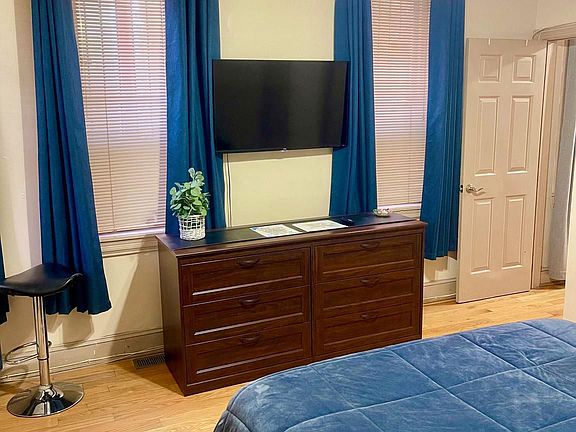 5th image of 3857 Lancaster Ave #1