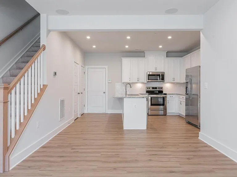 2620 Lassen Walk #A — Photo 6