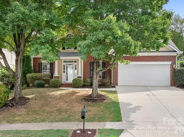 121 Middleton Pl, Mooresville, NC 28117