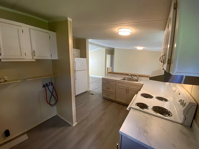 2221 Nina St — Photo 5