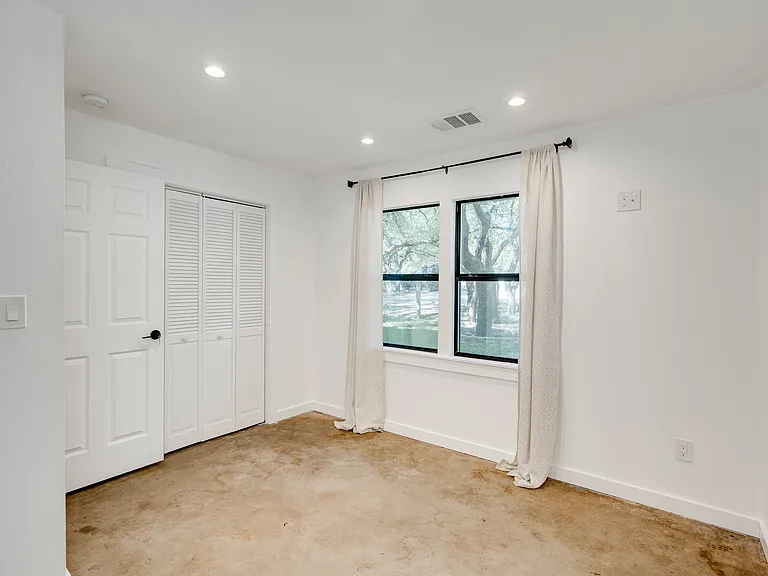1217 Lost Oak Trl — Photo 28