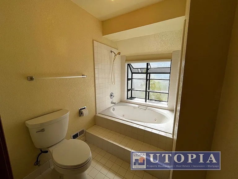 2726 Hampton Ln — Photo 43