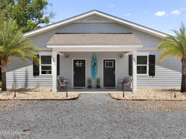 421 Carroll Ave #A, Bay Saint Louis, MS 39520