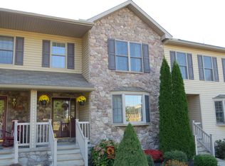 1208 Overlook Rd, Middletown, PA 17057