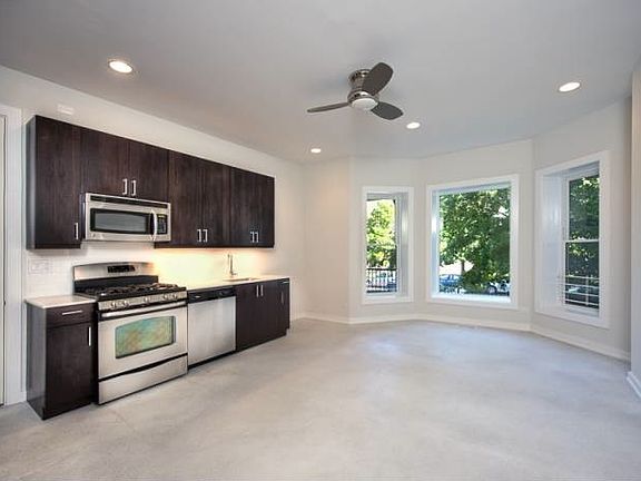 5th image of 4016 N Kenmore Ave APT 1R