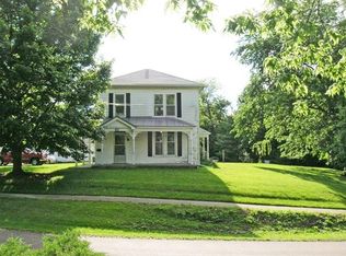 61 N 7th St, Hamilton, IL 62341