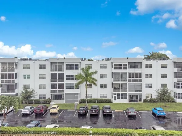 2998 E Sunrise Lakes Dr #414, Fort Lauderdale, FL 33322