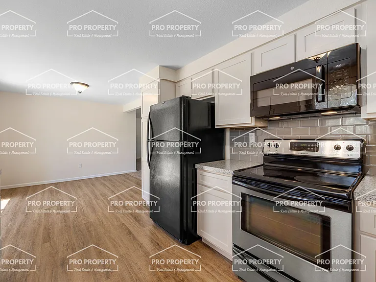 706 W 47th St — Photo 9