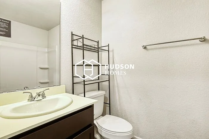 415 E Garrison Ave #B — Photo 12