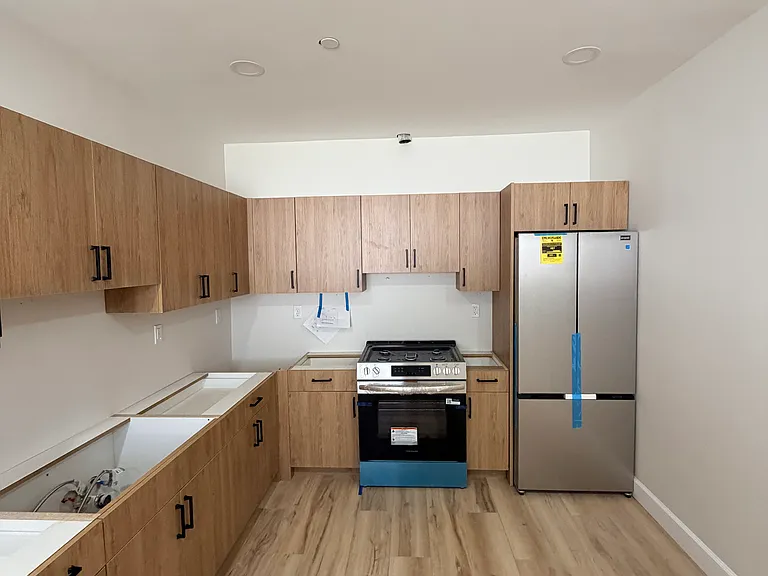44 Warner St #A6 — Photo 2