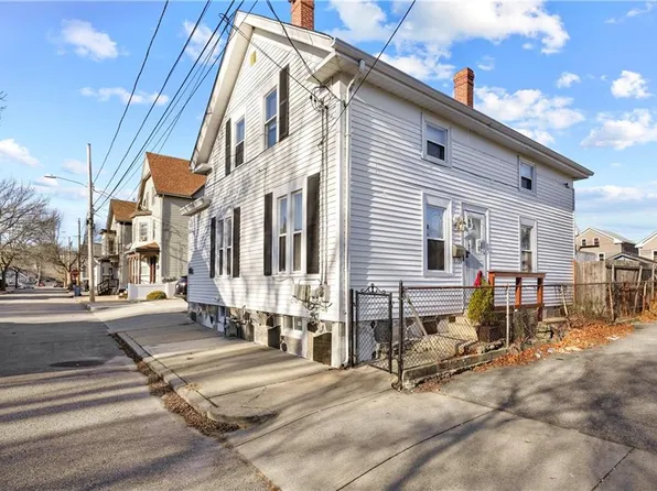 11 Bain St, Cranston, RI 02920