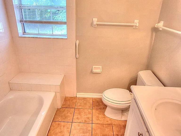 9248 9th Ave — Photo 20