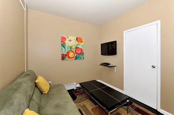 Rented by Eisenberg Exclusives | media 63