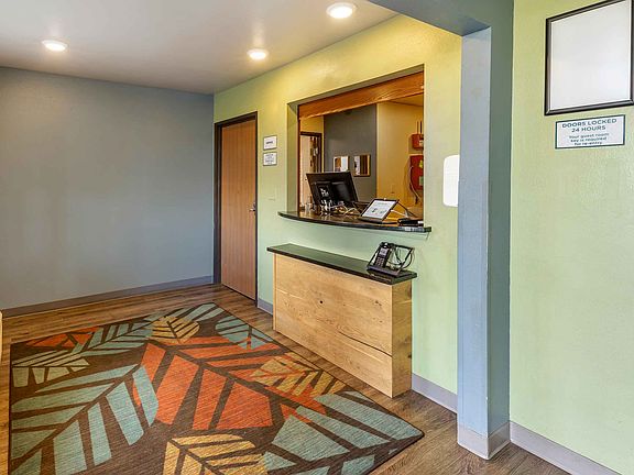 Lobby and Guest Check-in