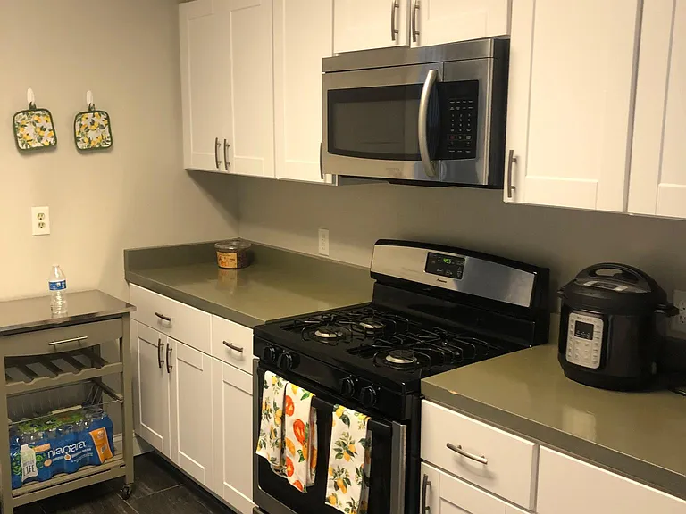 312 E Seneca St #3 — Photo 10