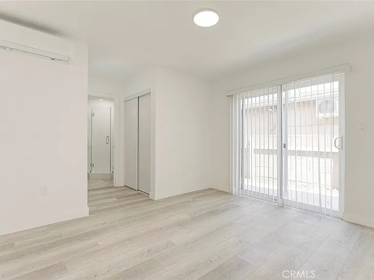 1307 E Acacia — Photo 17