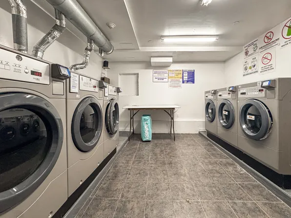 924 Metropolitan Avenue image 28 of 36