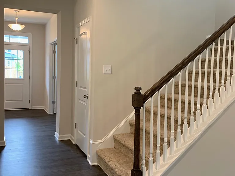 135 Rossell Park Cir — Photo 4