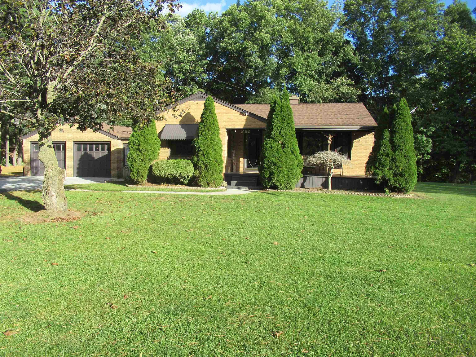 5162 N Seymour Rd photo 1