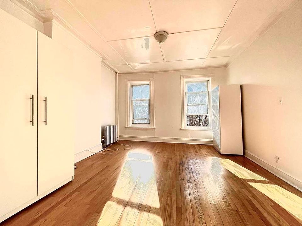 1st image of 673 Union St APT 3
