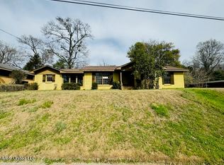 305 McAuley Dr, Vicksburg, MS 39183