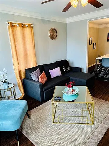 3102 Lawrence St — Photo 3