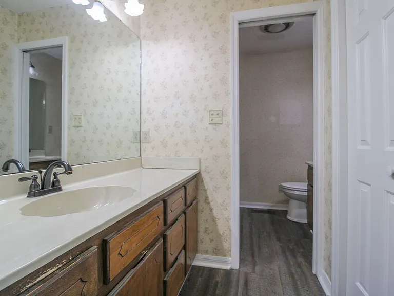 530 Rose St — Photo 17