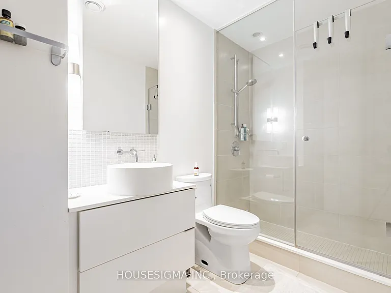 185 Roehampton Ave #1201 — Photo 15
