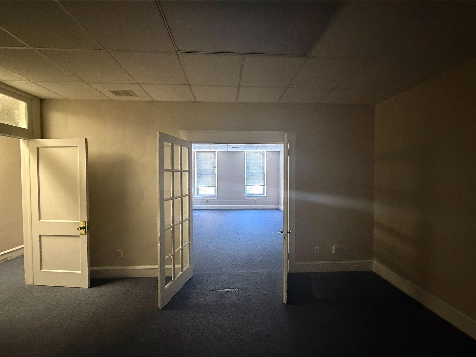 3 bed, 1200 sqft, $1,950 — Photo 2