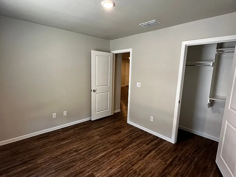 3419 Tiffin Ave — Photo 14