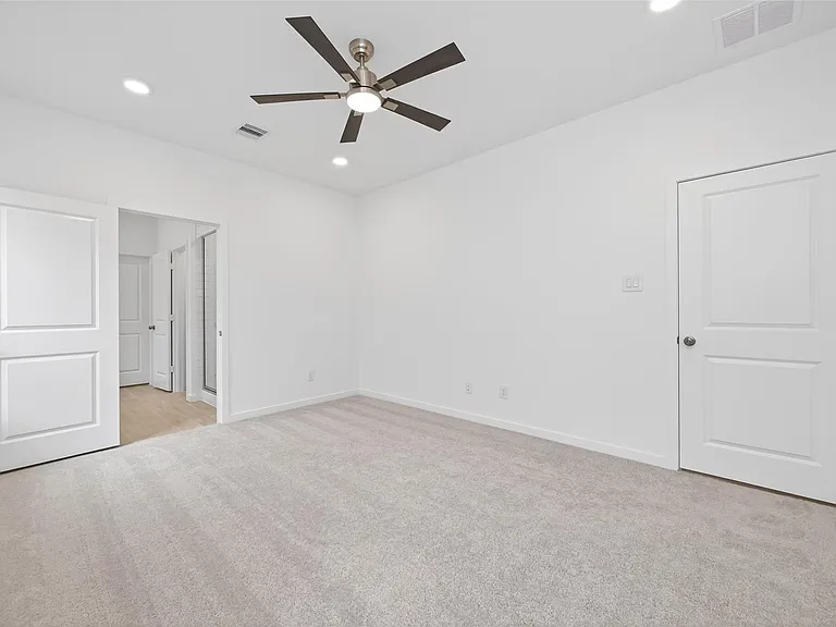 13071 Pine Trace St — Photo 25