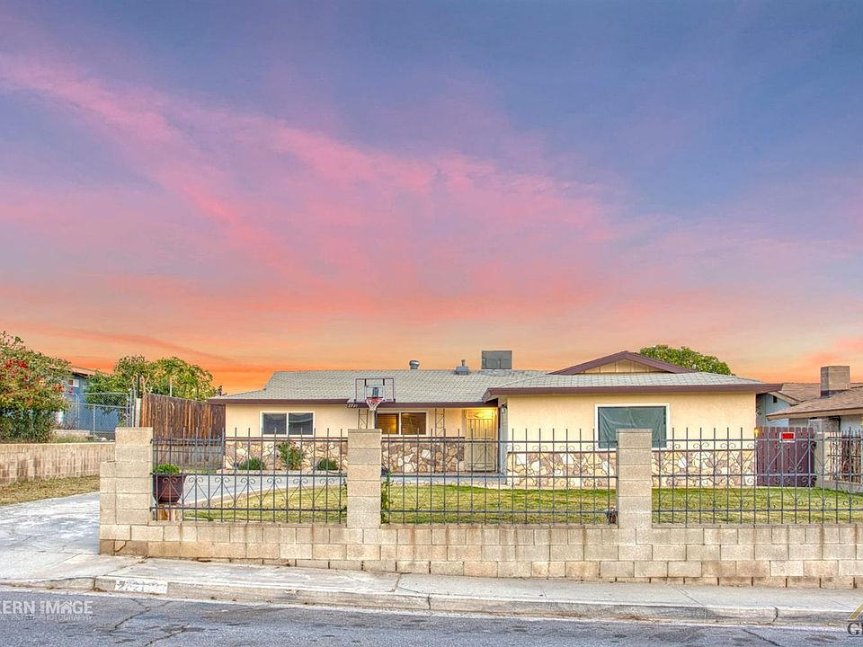 1st image of 2721 Valencia Dr