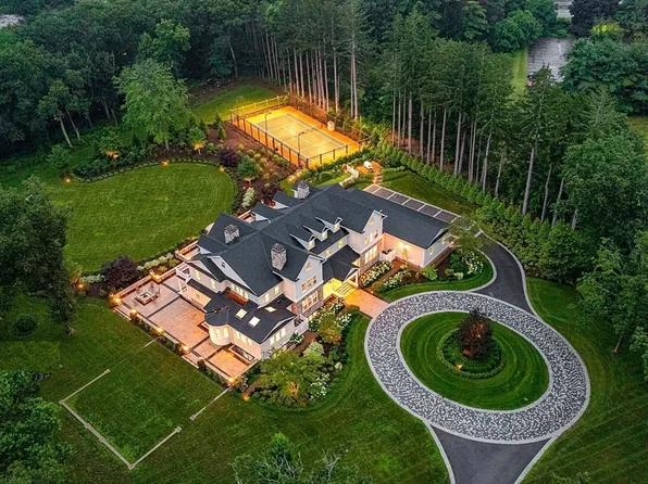 113 Oak Rd, Concord, MA 01742