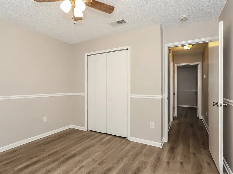 1608 Twin Oak Dr W — Photo 13
