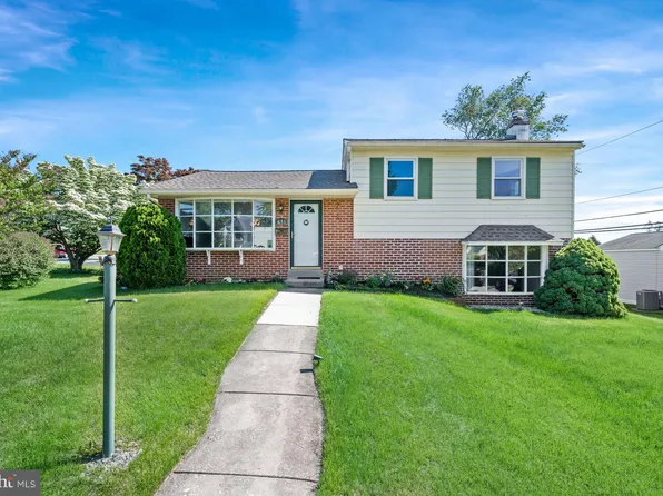 411 Parkstone Way, Broomall, PA 19008