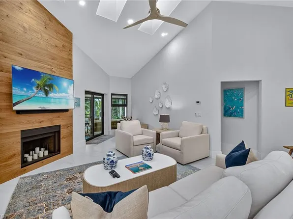 95 Cypress View DR, NAPLES, FL 34113