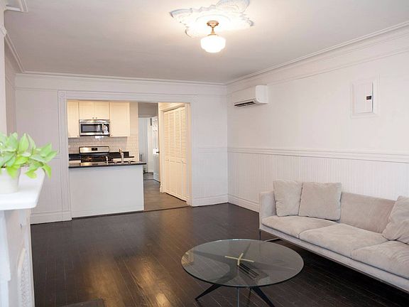 4th image of 1163 Putnam Ave #2