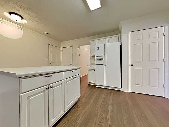 5th image of 815 Dowry Ln