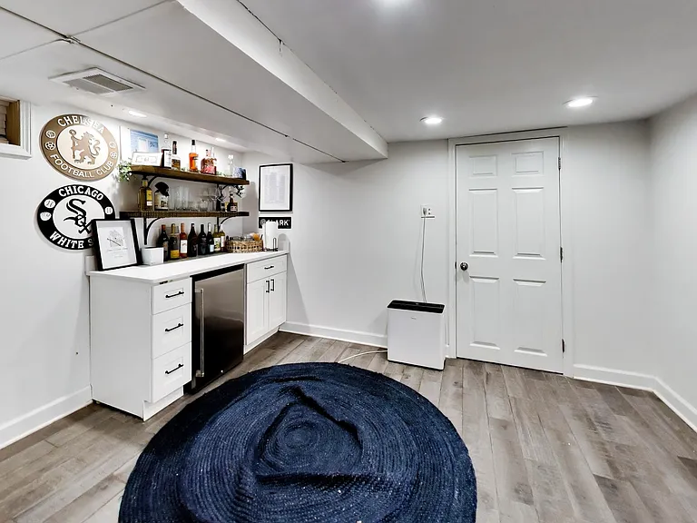 3321 N Whipple St — Photo 14