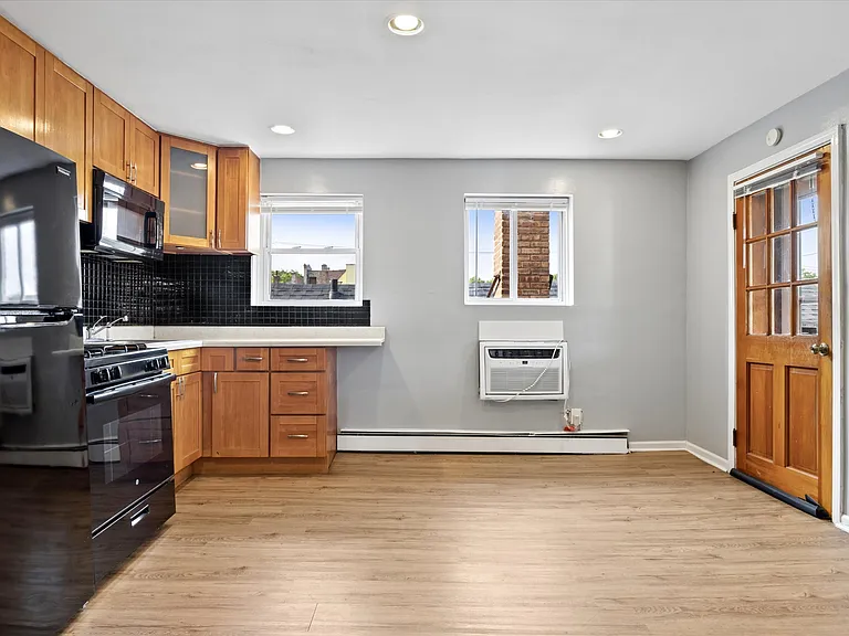 702 S Carpenter St #3 — Photo 11