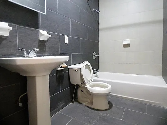 Rented by Capri Jet Realty Corp | media 29