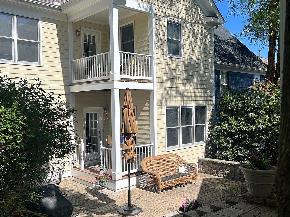 2nd image of 701 Linslade St
