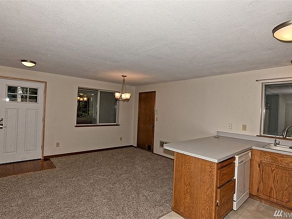 4th image of 9519 35th Ave NE