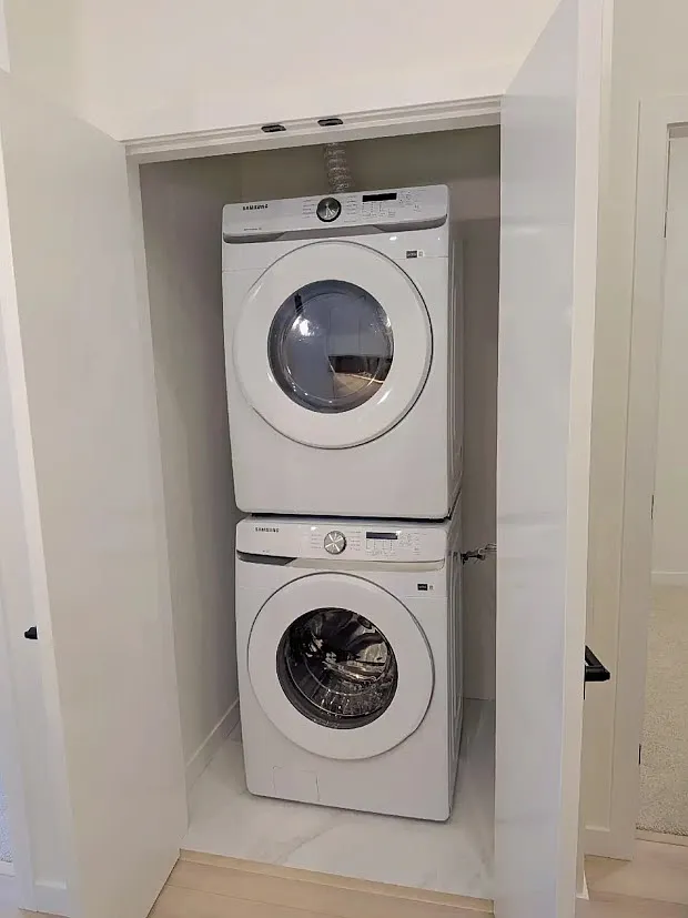 2 bed, 700 sqft, $2,200 — Photo 4